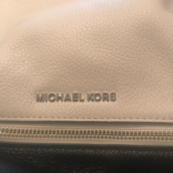 Michel kors backpack - Picture 4 of 5